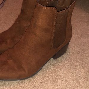Cute short brown boots